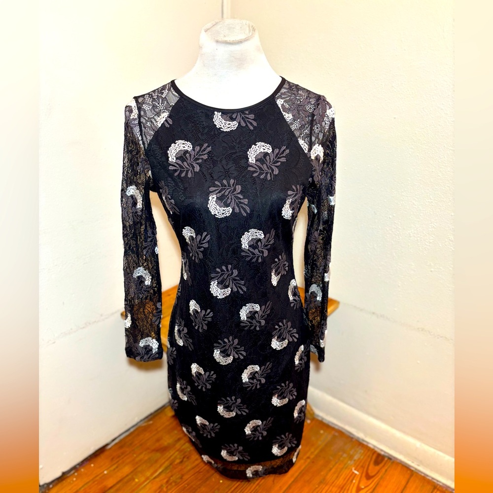 Tommy Hilfiger Floral Embossed Lace Dress